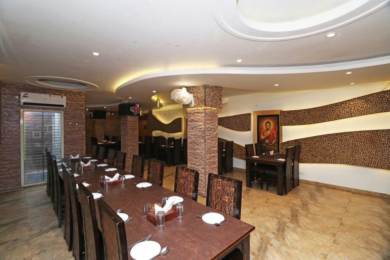 Oyo 5843 Hotel Yash Inn Mirzāpur Kültér fotó